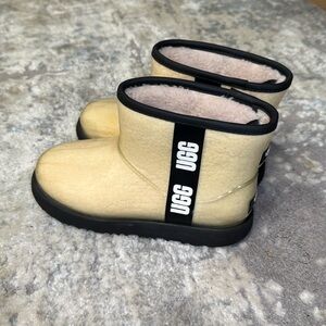 Ugg clear boots
